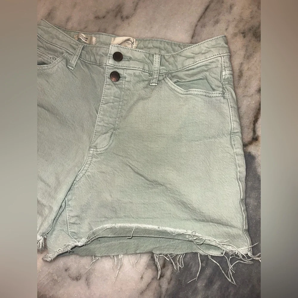 EUC Universal Threads Women's Light Green Denim‎ Shorts